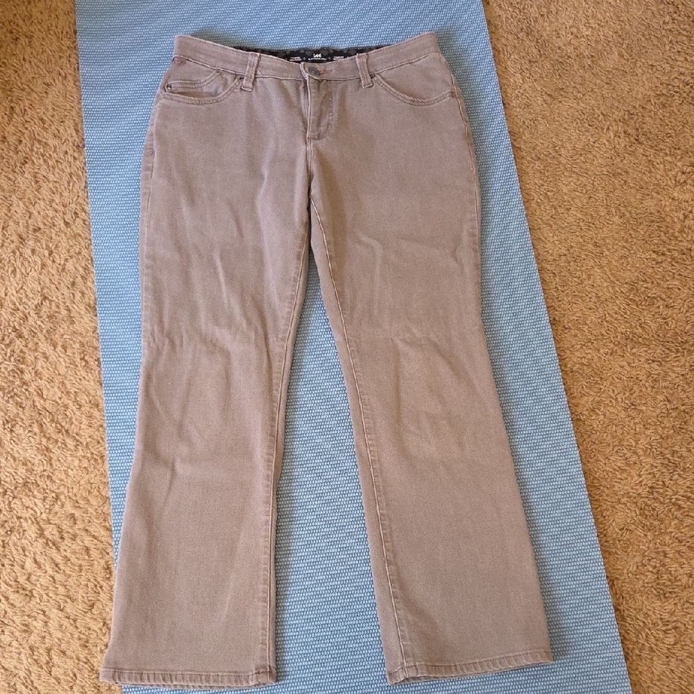 Lee Women's Straight Leg Jeans in Tan